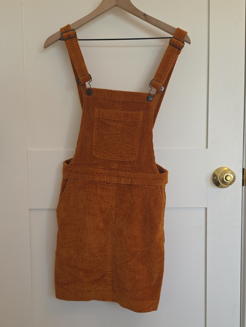 Corduroy pants identification